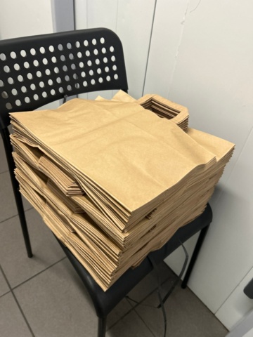 1368674-17 Collection of kitchen equipment - Milkshake machine, glasses, plates, cutlery, etc.