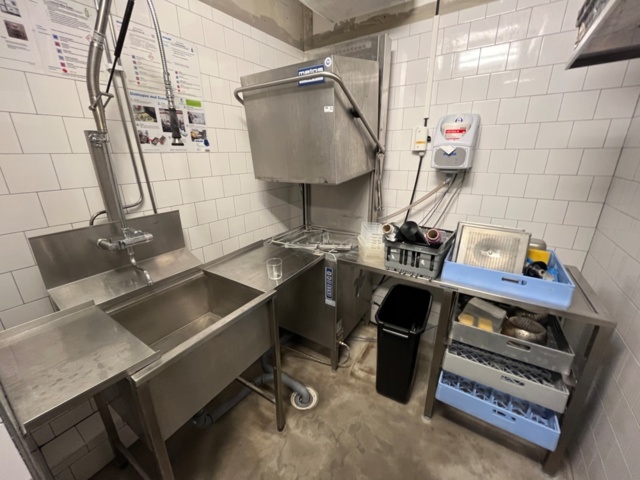 1424129-1 Diskhörna med huvdiskmaskin, avsköljning och avrinning - Wexiödisk WD-7