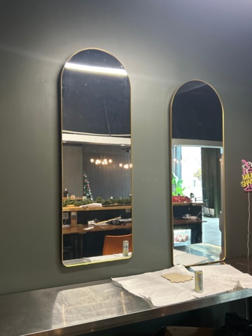 1368676-2 Interior and decorative materials - mirrors, dresser, fir tree, paintings, etc.