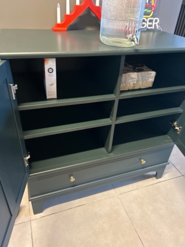 1368676-7 Interior and decorative materials - mirrors, dresser, fir tree, paintings, etc.