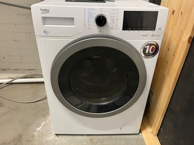 1486937-1 Washing machine with dryer function - Beko
