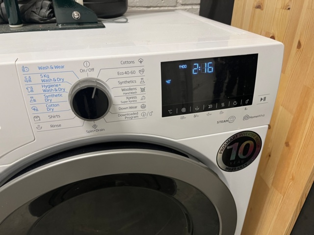 1486937-2 Washing machine with dryer function - Beko