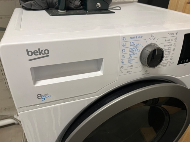 1486937-3 Washing machine with dryer function - Beko