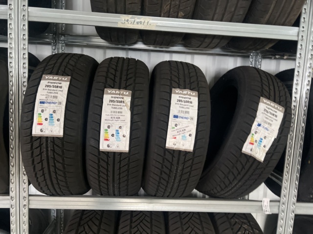 1469585-10 Various tires, approx. 120 pcs - including shelving system