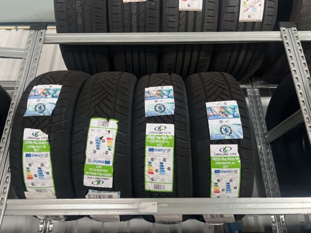 1469585-16 Various tires, approx. 120 pcs - including shelving system