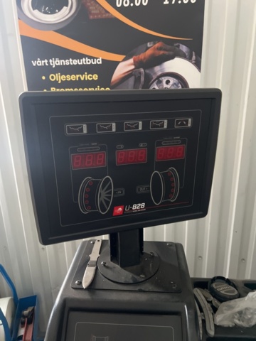 1469589-3 Tire balancing machine - PELA U-82