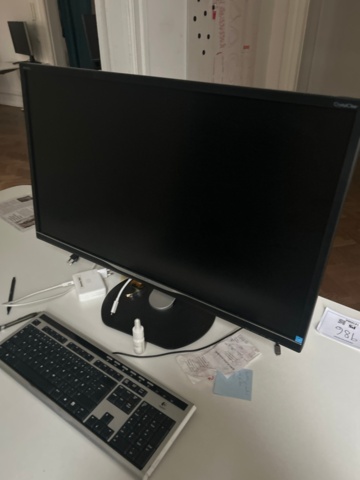 1410986-5 Kontorsinredning - Skrivbord, skärmar, hurtsar