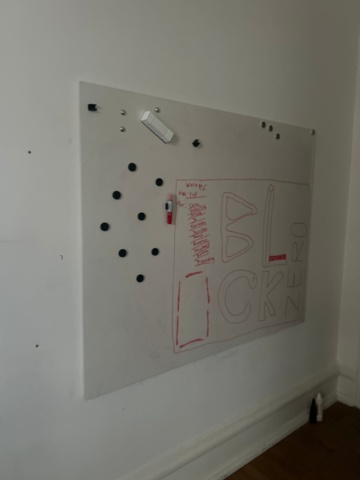 1410986-9 Kontorsinredning - Skrivbord, skärmar, hurtsar