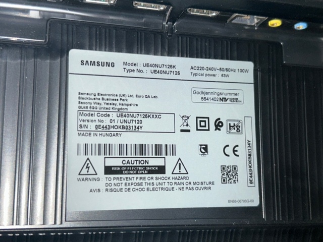 1410988-3 Kontorsinredning - Soffor, TV, matta, m.m.