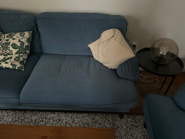 1410988-5 Kontorsinredning - Soffor, TV, matta, m.m.