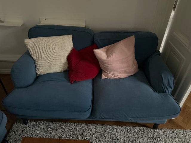 1410988-6 Kontorsinredning - Soffor, TV, matta, m.m.