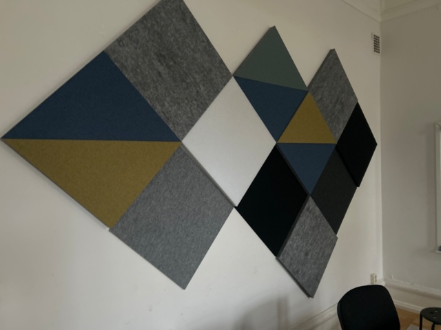 1410989-7 Office furniture - Tables, TVs, conference systems, etc.