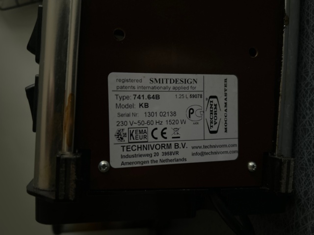 1410990-3 Loose contents in kitchen - Microwave, coffee maker, chairs, etc.