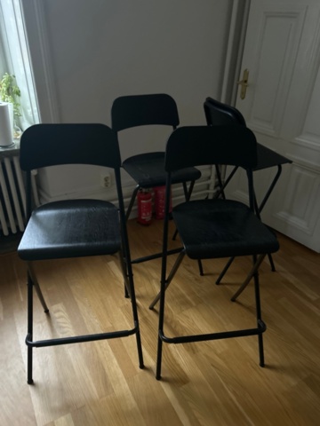 1410990-8 Loose contents in kitchen - Microwave, coffee maker, chairs, etc.