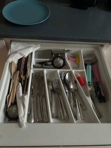 1410990-10 Loose contents in kitchen - Microwave, coffee maker, chairs, etc.