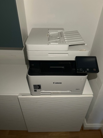 1410992-1 Multifunktionsskrivare och skåp