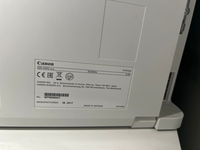 1410992-4 Multifunktionsskrivare och skåp