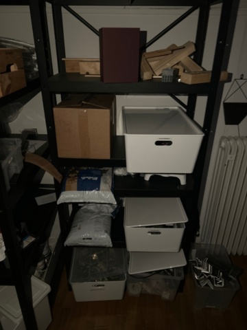 1410996-5 Everything solved in the workshop - Desk, shelves, etc.