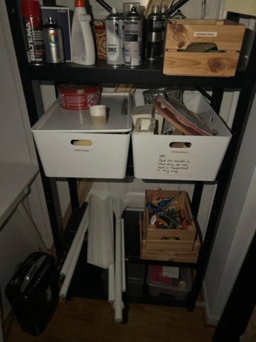 1410996-7 Everything solved in the workshop - Desk, shelves, etc.