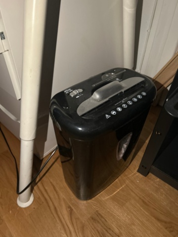 1410996-8 Everything solved in the workshop - Desk, shelves, etc.