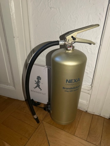 1410988-11 Kontorsinredning - Soffor, TV, matta, m.m.