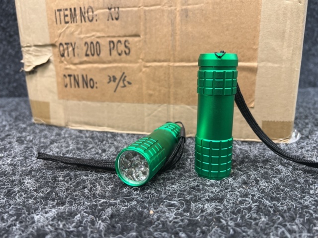1487081-1 About 200 pcs Flashlights Z9