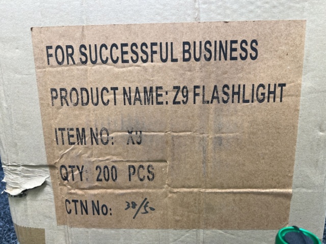 1487081-3 About 200 pcs Flashlights Z9