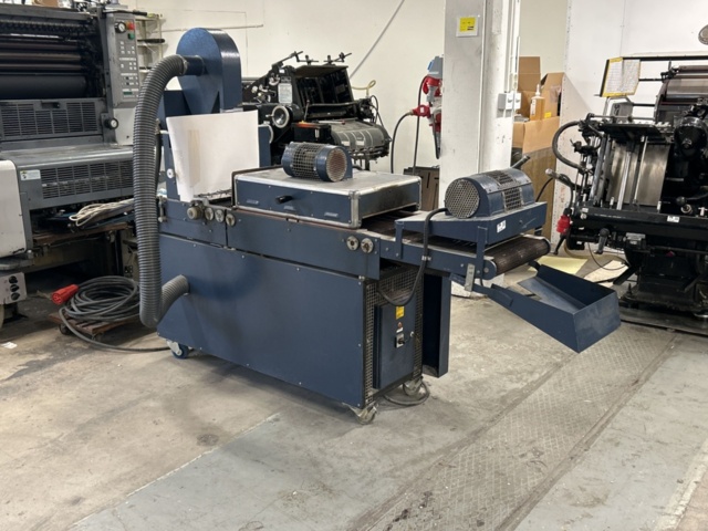 1457486-2 Smältlimsapplikator med transportband - Zippy