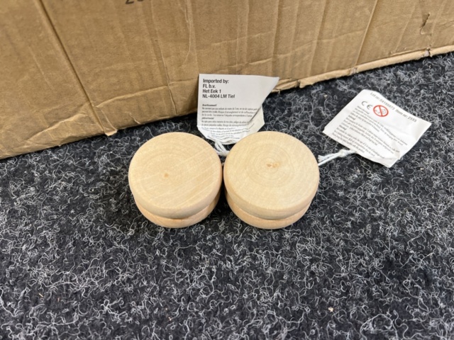 1487621-2 About 400 Jojos