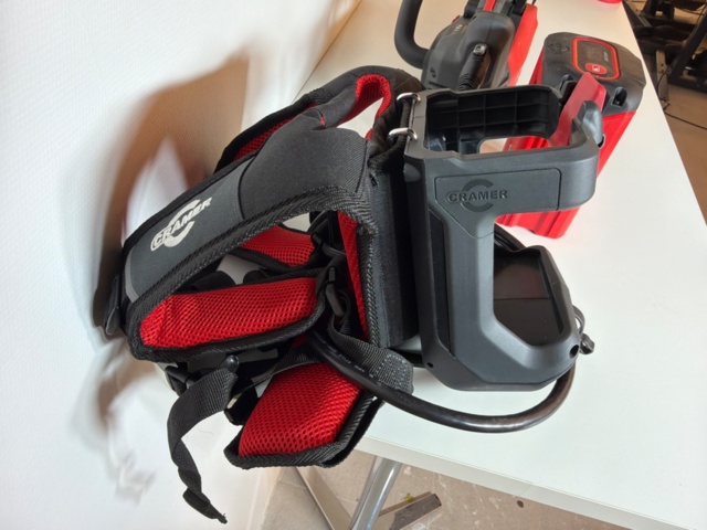 1487690-5 Cramer chainsaw 82TCS15 with 4.0 AH 82V290P battery