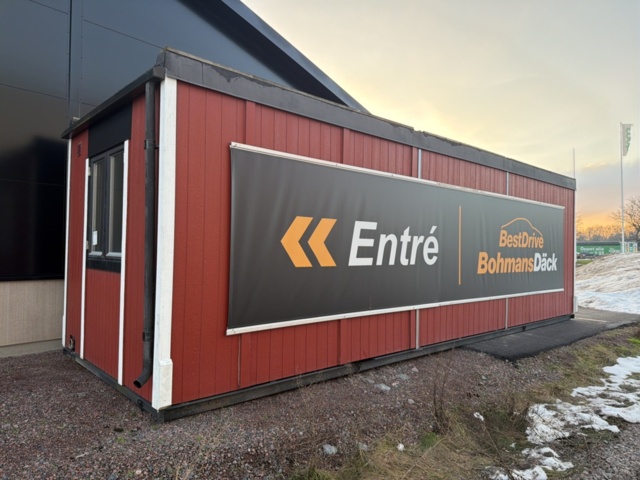 1488107-8 Staff shed for 6 people in good condition