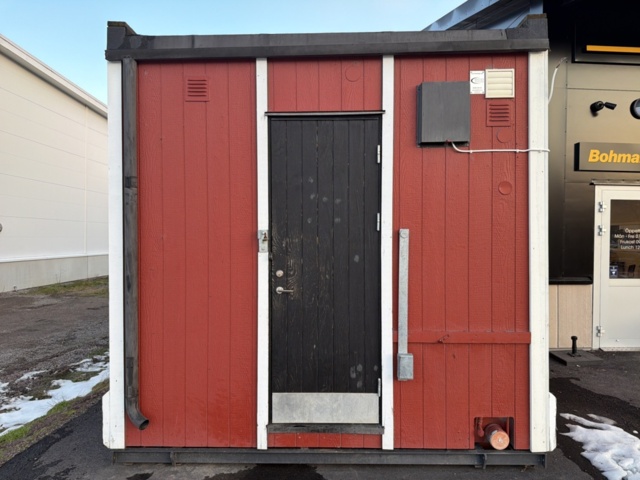 1488107-11 Staff shed for 6 people in good condition