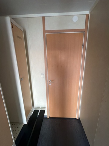 1488107-24 Staff shed for 6 people in good condition