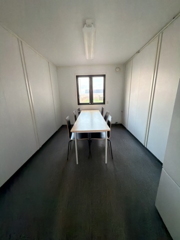 1488107-26 Staff shed for 6 people in good condition