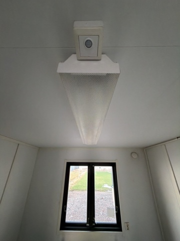 1488107-32 Staff shed for 6 people in good condition