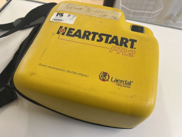 1453342-7 Hjärtstartare med tillbehör - Laerdal HeartStart FR2+ (modell M3841A)