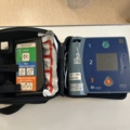 1453342-1 Hjärtstartare med tillbehör - Laerdal HeartStart FR2+ (modell M3841A)