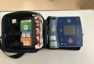 1453342 Hjärtstartare med tillbehör - Laerdal HeartStart FR2+ (modell M3841A)