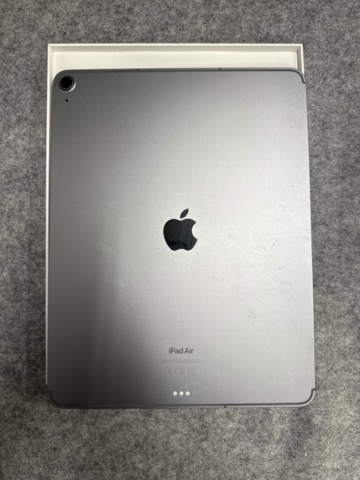 1442283-4 Tablet with Magic Keyboard and accessories - Apple iPad Air 13" (M2, 2024)