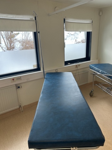 1453363-5 Operationsbrits med ställning - SIO Sjukvårdsprodukter