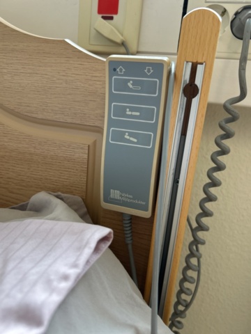1453365-21 Patientsäng med elfunktion - Närkes Miljöprodukter
