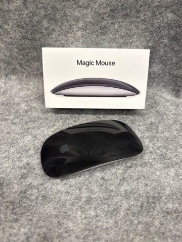 1442282-8 Laptop with Magic Mouse and accessories - Apple MacBook Pro 14" (M4, 2024)