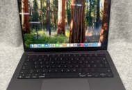 1442284 Laptop with Magic Mouse and accessories - Apple MacBook Pro 14" (M4, 2024)