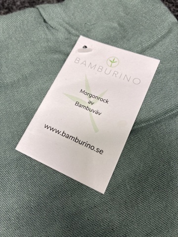 1488149-3 Morgonrock Bamburino bambuväv oliv, strl S/M