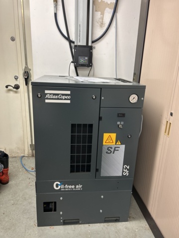 1453377-3 Oil-free scroll compressor with refrigeration dryer and filter - Atlas Copco SF2 with CD3+