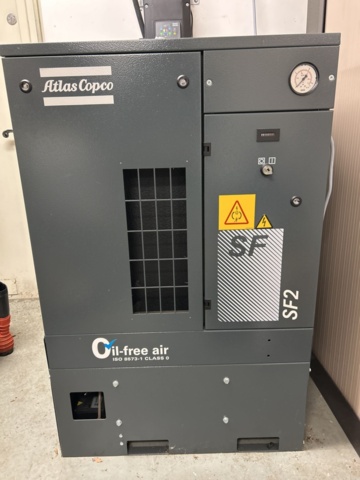 1453377-5 Oil-free scroll compressor with refrigeration dryer and filter - Atlas Copco SF2 with CD3+