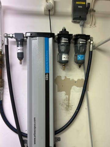 1453377-11 Oil-free scroll compressor with refrigeration dryer and filter - Atlas Copco SF2 with CD3+