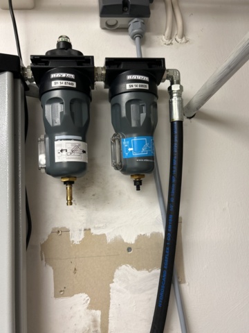 1453377-13 Oil-free scroll compressor with refrigeration dryer and filter - Atlas Copco SF2 with CD3+