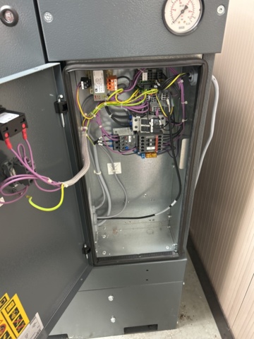1453377-16 Oil-free scroll compressor with refrigeration dryer and filter - Atlas Copco SF2 with CD3+