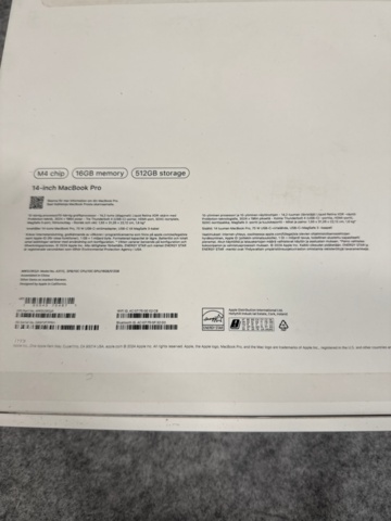 1442284-6 Laptop with Magic Mouse and accessories - Apple MacBook Pro 14" (M4, 2024)